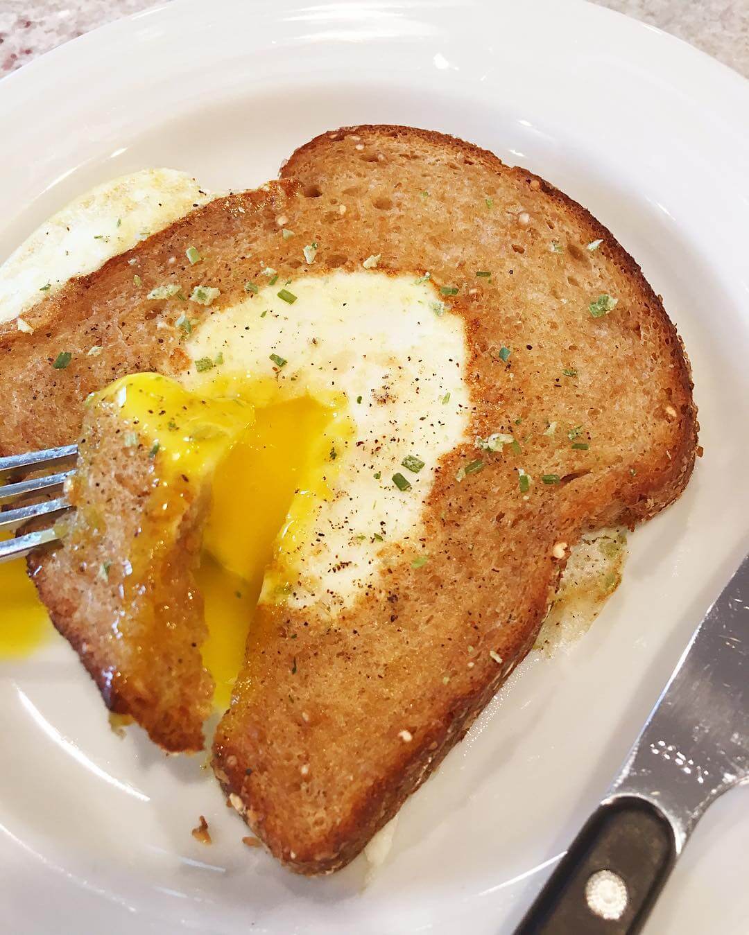 egg on toast air fryer